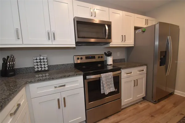 $2,200 | 1720 Glenhouse Drive, Unit GL427, Sarasota, FL 34231
