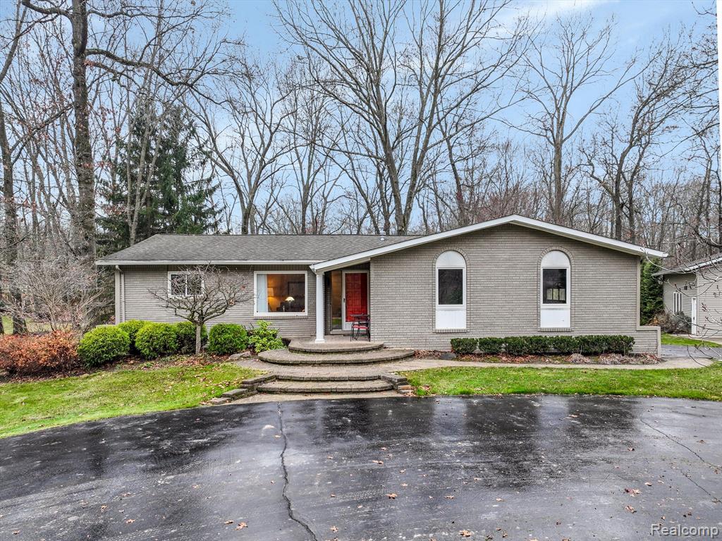 8445 Reese Road Clarkston, MI 48348 - Photo 2 of 44