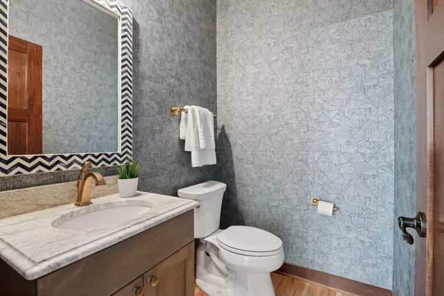 $1,275,000 | 6000 Kellogg Avenue, Edina, MN 55424