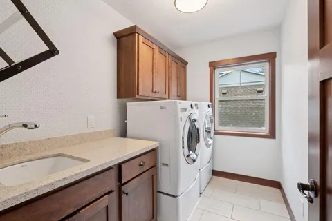 $1,275,000 | 6000 Kellogg Avenue, Edina, MN 55424