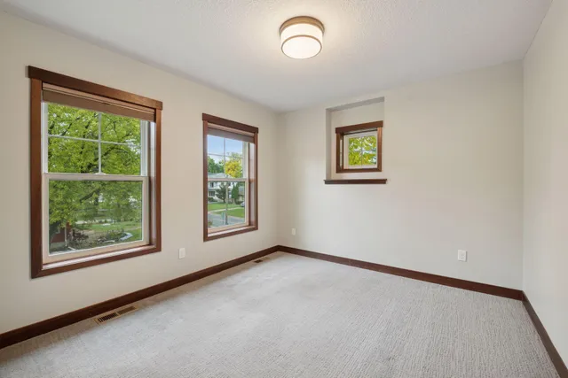 $1,275,000 | 6000 Kellogg Avenue, Edina, MN 55424