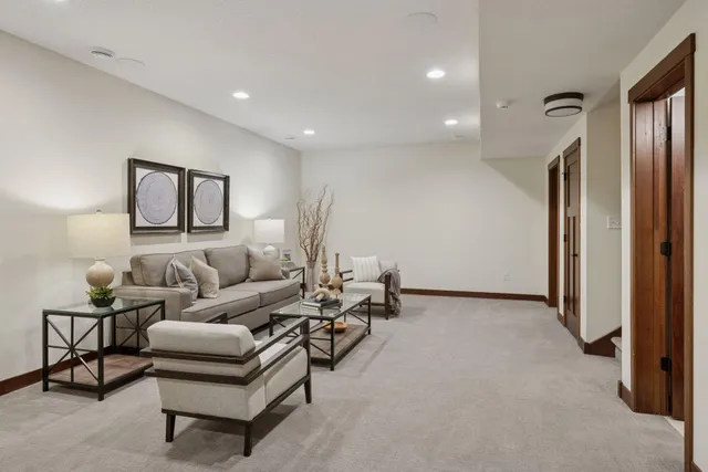 $1,275,000 | 6000 Kellogg Avenue, Edina, MN 55424