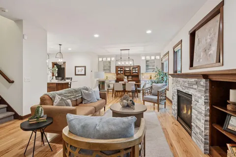 $1,275,000 | 6000 Kellogg Avenue, Edina, MN 55424