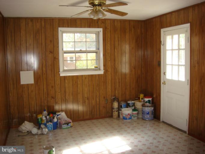 9330 Decatur Place Laurel, MD 20723 - Photo 23 of 29 Family Room