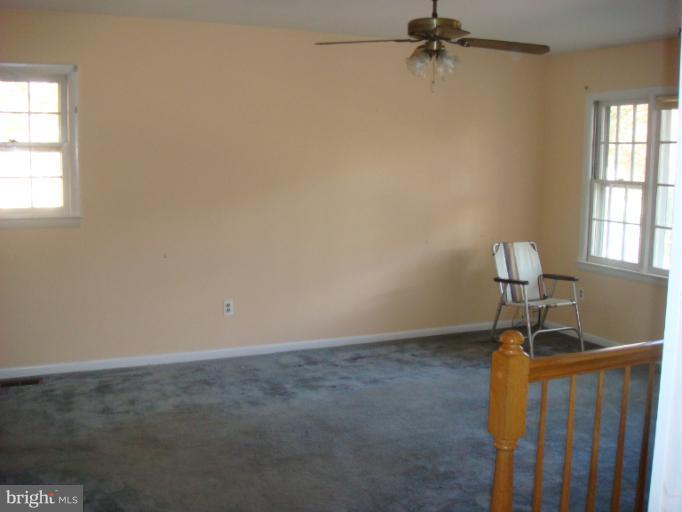 9330 Decatur Place Laurel, MD 20723 - Photo 5 of 29 Living Room