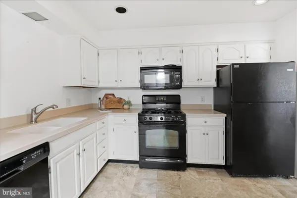 $228,500 | 107 Carriage Hill Lane, York, PA 17406