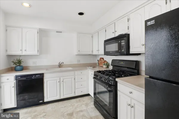 $228,500 | 107 Carriage Hill Lane, York, PA 17406