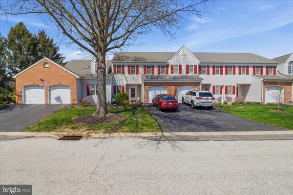 $228,500 | 107 Carriage Hill Lane, York, PA 17406