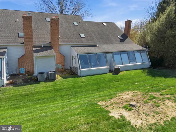$228,500 | 107 Carriage Hill Lane, York, PA 17406