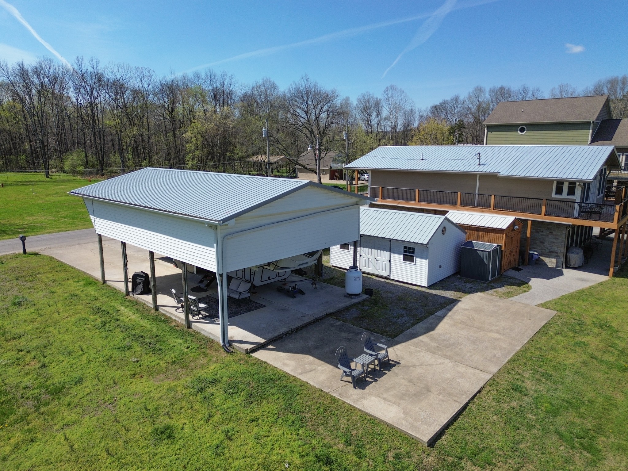 1467 Chapmansboro Road Chapmansboro, TN 37035 - Photo 9 of 13 an aerial view of a house having yard