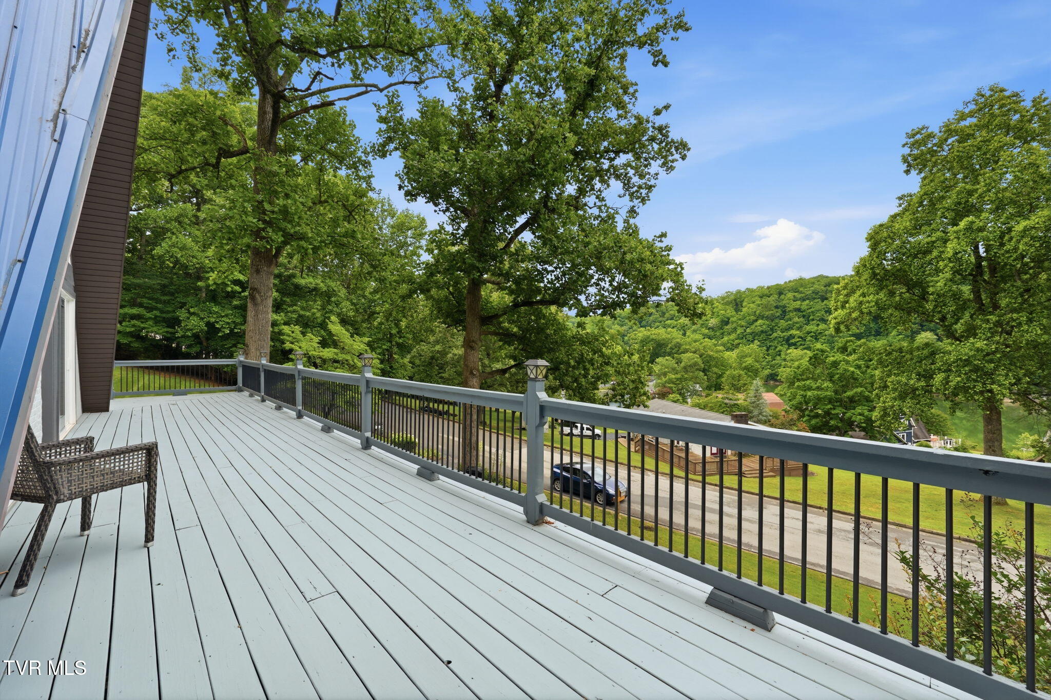 440 Lakeshore Road Bluff City, TN 37618 - Photo 39 of 56 42-web-or-mls-050_DSC01023