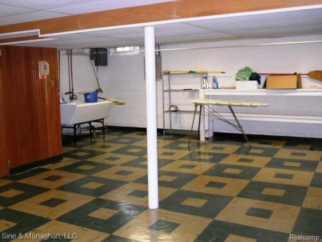 1835 Littlestone Road Grosse Pointe, MI 48236 - Photo 19 of 25 033.JPG