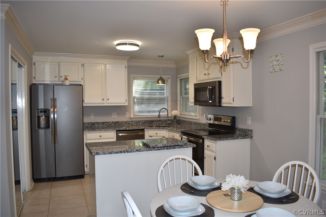 4504 Twin Cedars Road Chester, VA 23831 - Photo 7 of 29 Kitchen with new granite counters