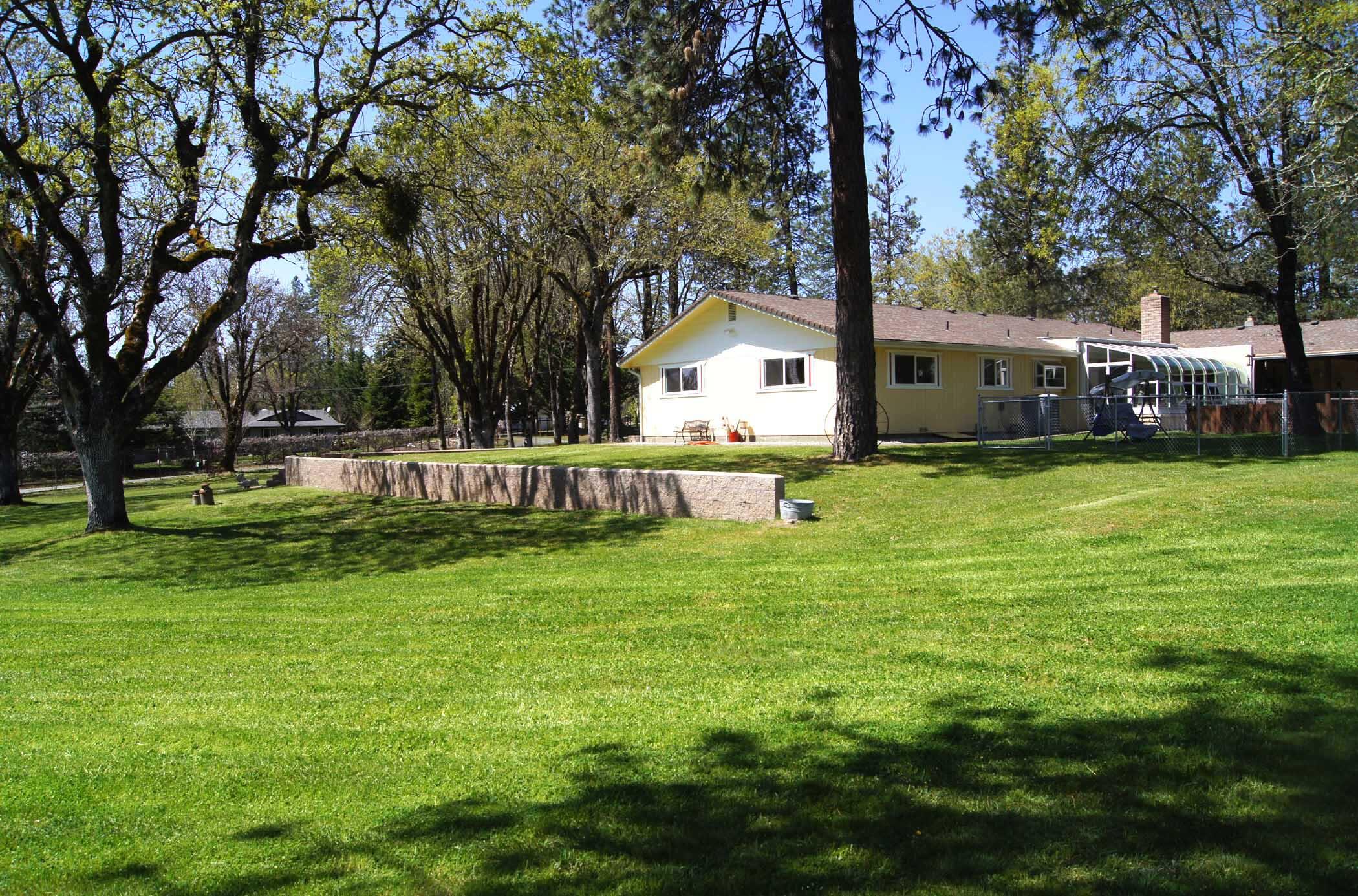553 Soldier Creek Road Grants Pass, OR 97526 - Photo 8 of 41 8 .S E SIDE
