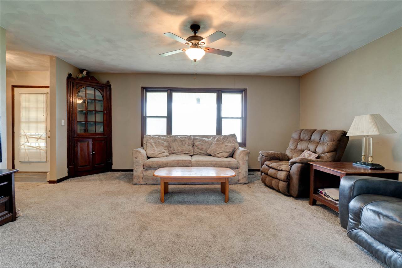 1628 Country Club Road Washington, IA 52353 - Photo 11 of 33 Gallery Image 11