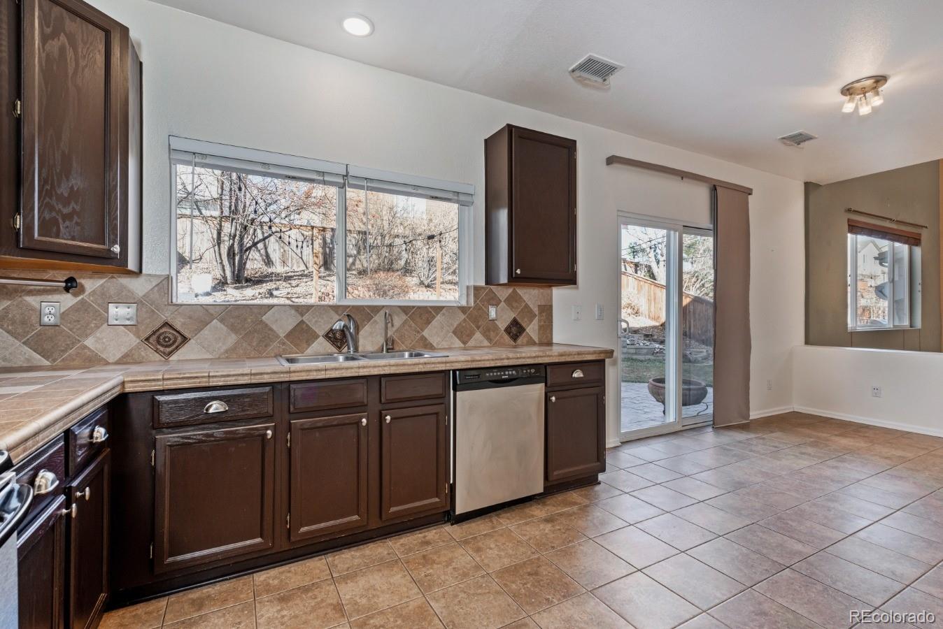 10007 Apollo Bay Way Highlands Ranch, CO 80130 - Photo 9 of 25 Gallery Image 9