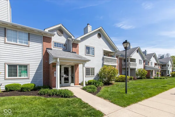 $182,500 | 8120 Glenwillow Lane, Unit 103, Indianapolis, IN 46278