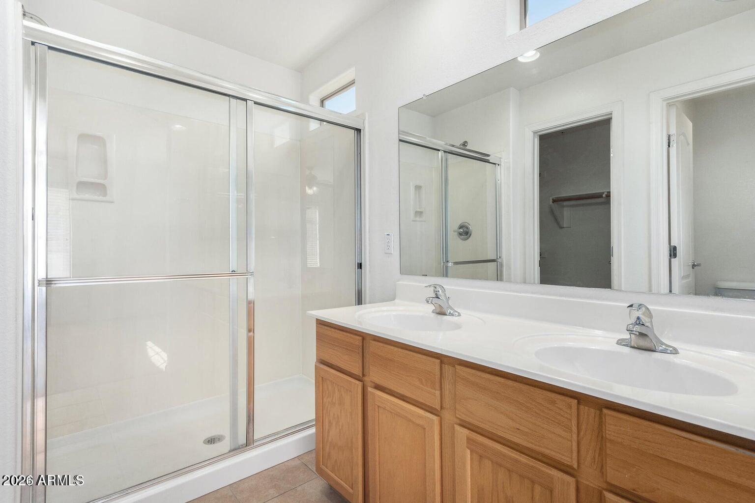 1350 South Greenfield Road, Unit 1053 Mesa, AZ 85206 - Photo 13 of 25 Master bath