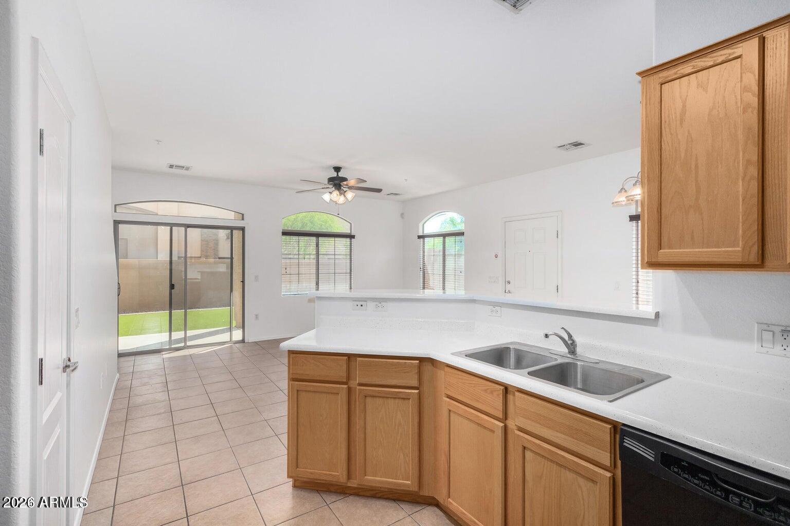 1350 South Greenfield Road, Unit 1053 Mesa, AZ 85206 - Photo 7 of 25 20240927143505606849000000-o