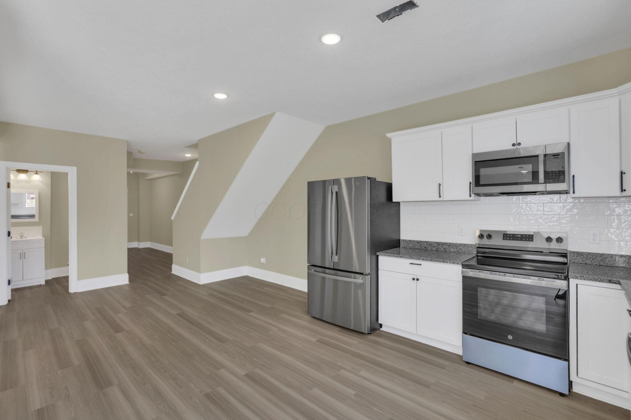 1521 Delbert Road Columbus, OH 43219 - Photo 17 of 39