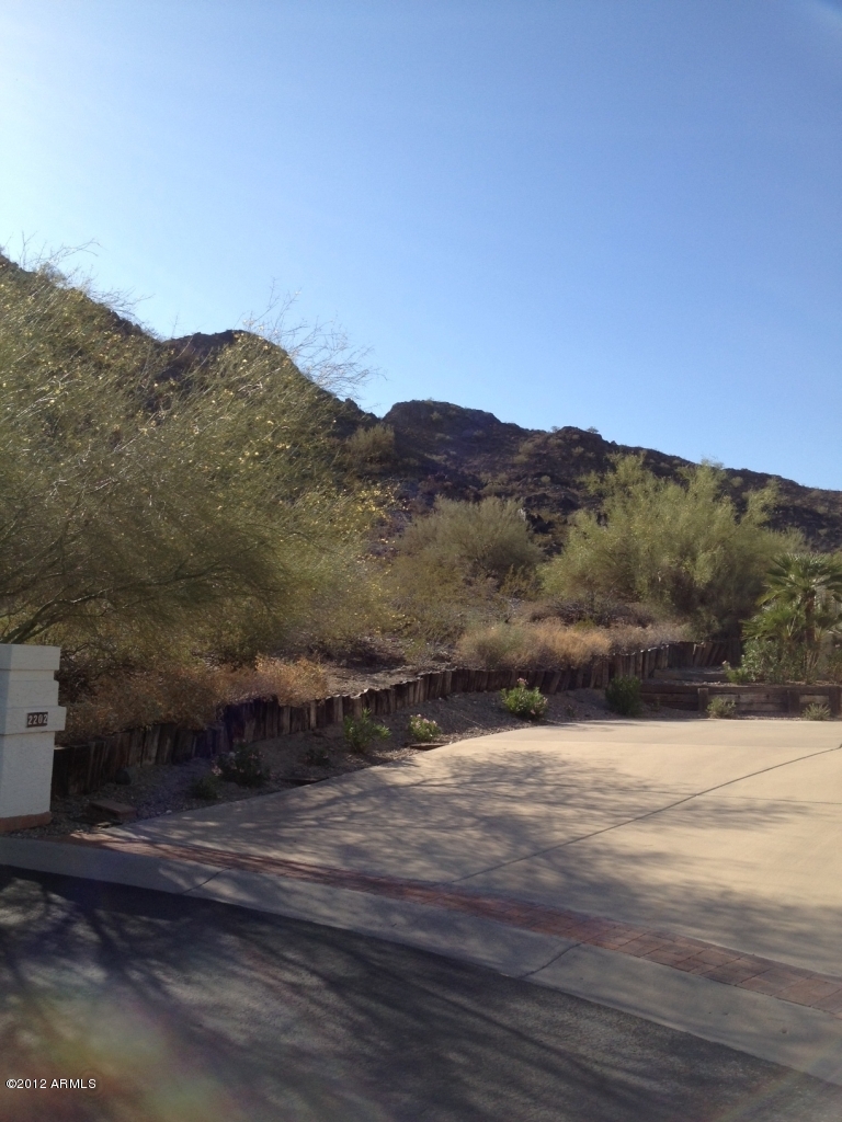 2202 East Mountain View Road Phoenix, AZ 85028 - Photo 8 of 9 view