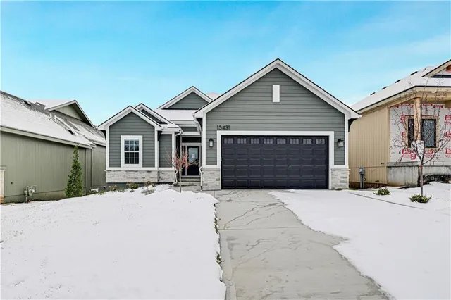 $632,900 | 15431 West 161st Street, Olathe, KS 66062
