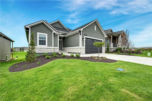 $632,900 | 15431 West 161st Street, Olathe, KS 66062