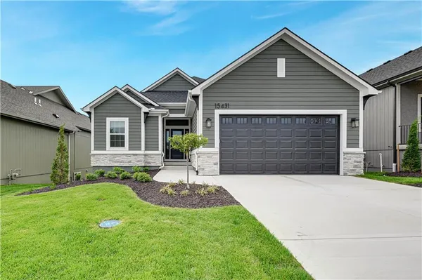 $632,900 | 15431 West 161st Street, Olathe, KS 66062