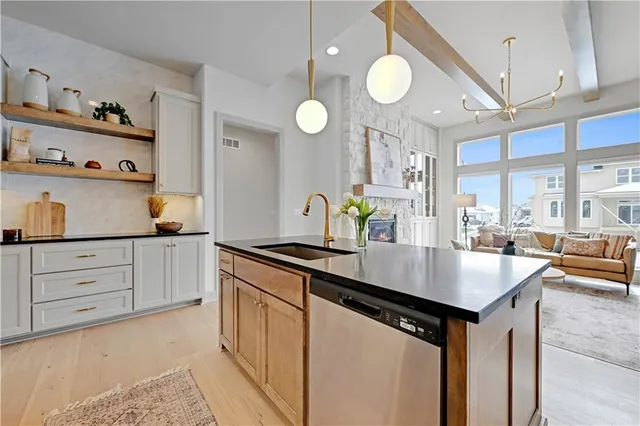 $632,900 | 15431 West 161st Street, Olathe, KS 66062