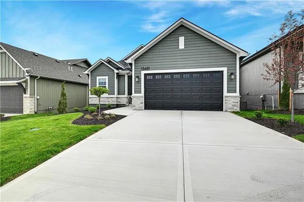 $632,900 | 15431 West 161st Street, Olathe, KS 66062