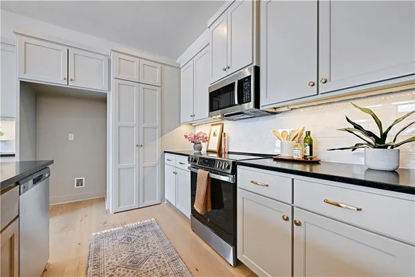 $632,900 | 15431 West 161st Street, Olathe, KS 66062