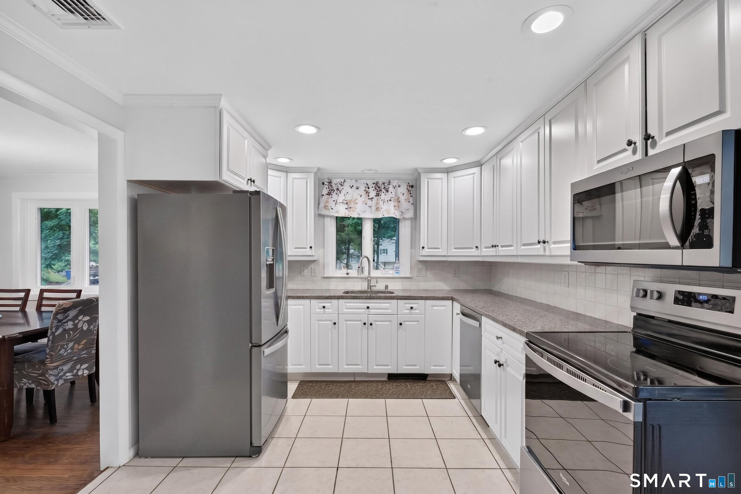 104 Bart Road Monroe, CT 06468 - Photo 11 of 40