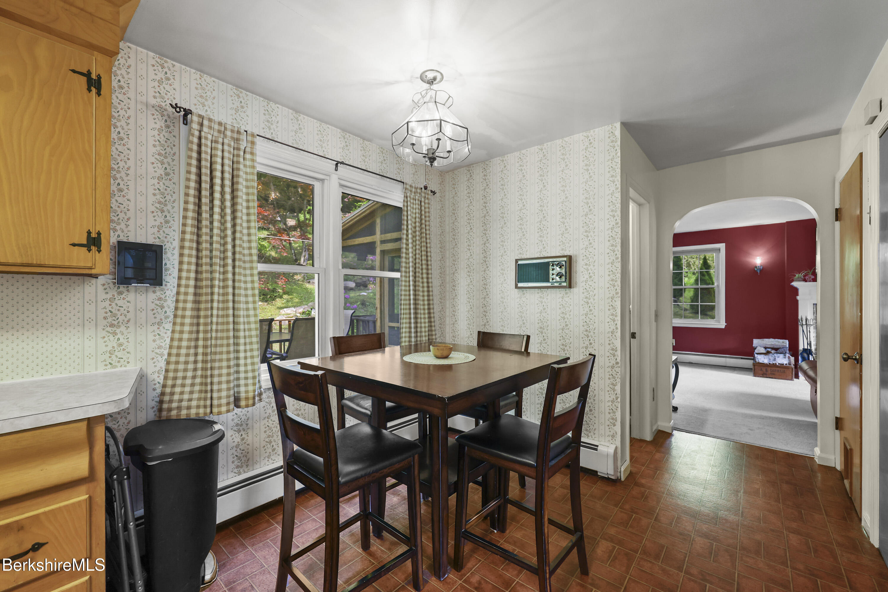 785 East New Lenox Road Pittsfield, MA 01201 - Photo 13 of 37 120 Breakfast Area