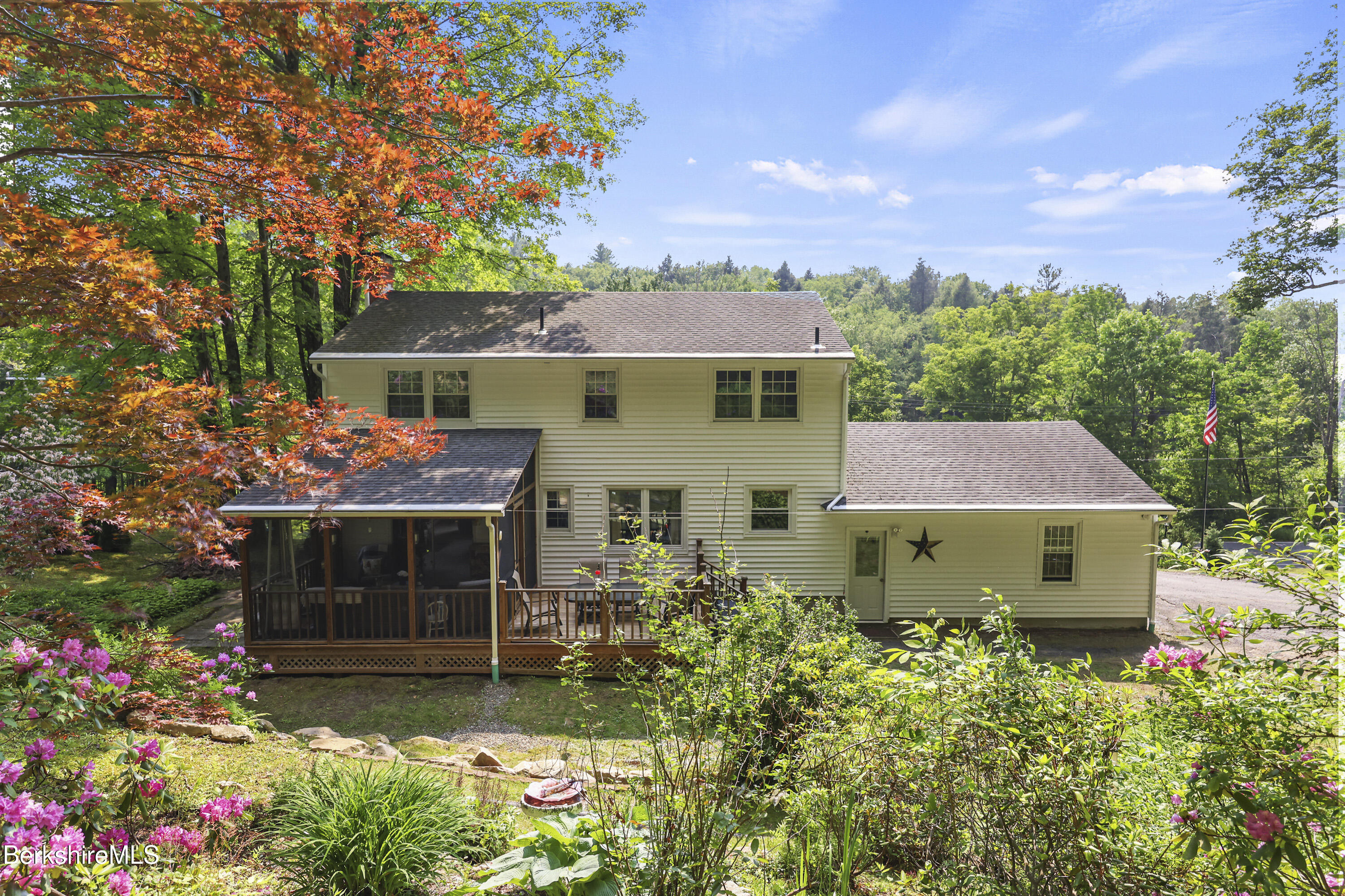 785 East New Lenox Road Pittsfield, MA 01201 - Photo 35 of 37 280 Exterior Back
