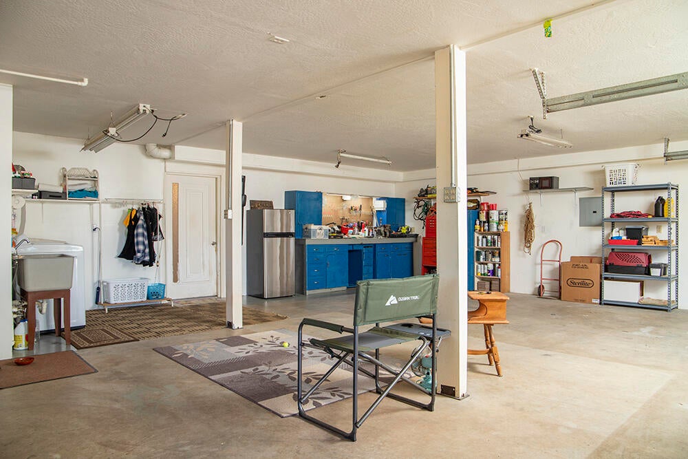 4691 Beagle Road White City, OR 97503 - Photo 21 of 67 21
