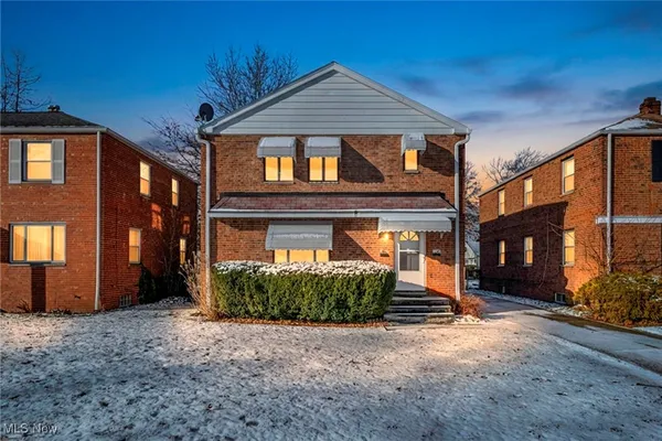 $1,295 | 422 East 222nd Street, Unit 2, Euclid, OH 44123