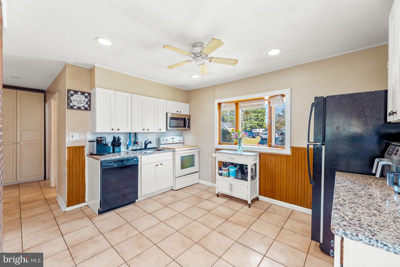 3204 Holyoke Road Philadelphia, PA 19114 - Photo 8 of 27 Gallery Image 8