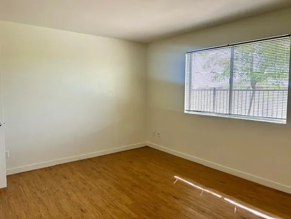 $2,600 | 7744 North 13th Place, Phoenix, AZ 85020