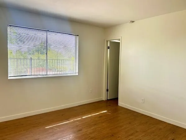 $2,600 | 7744 North 13th Place, Phoenix, AZ 85020