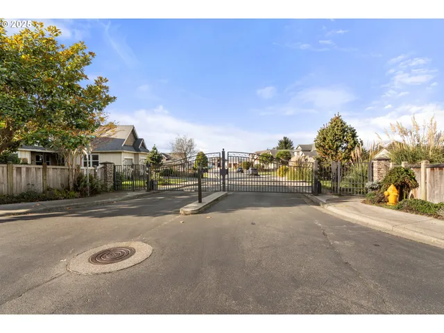 $849,000 | 7208 Edge Cliff Drive, Brookings, OR 97415