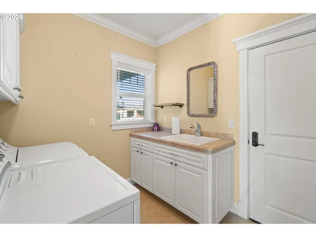 $849,000 | 7208 Edge Cliff Drive, Brookings, OR 97415