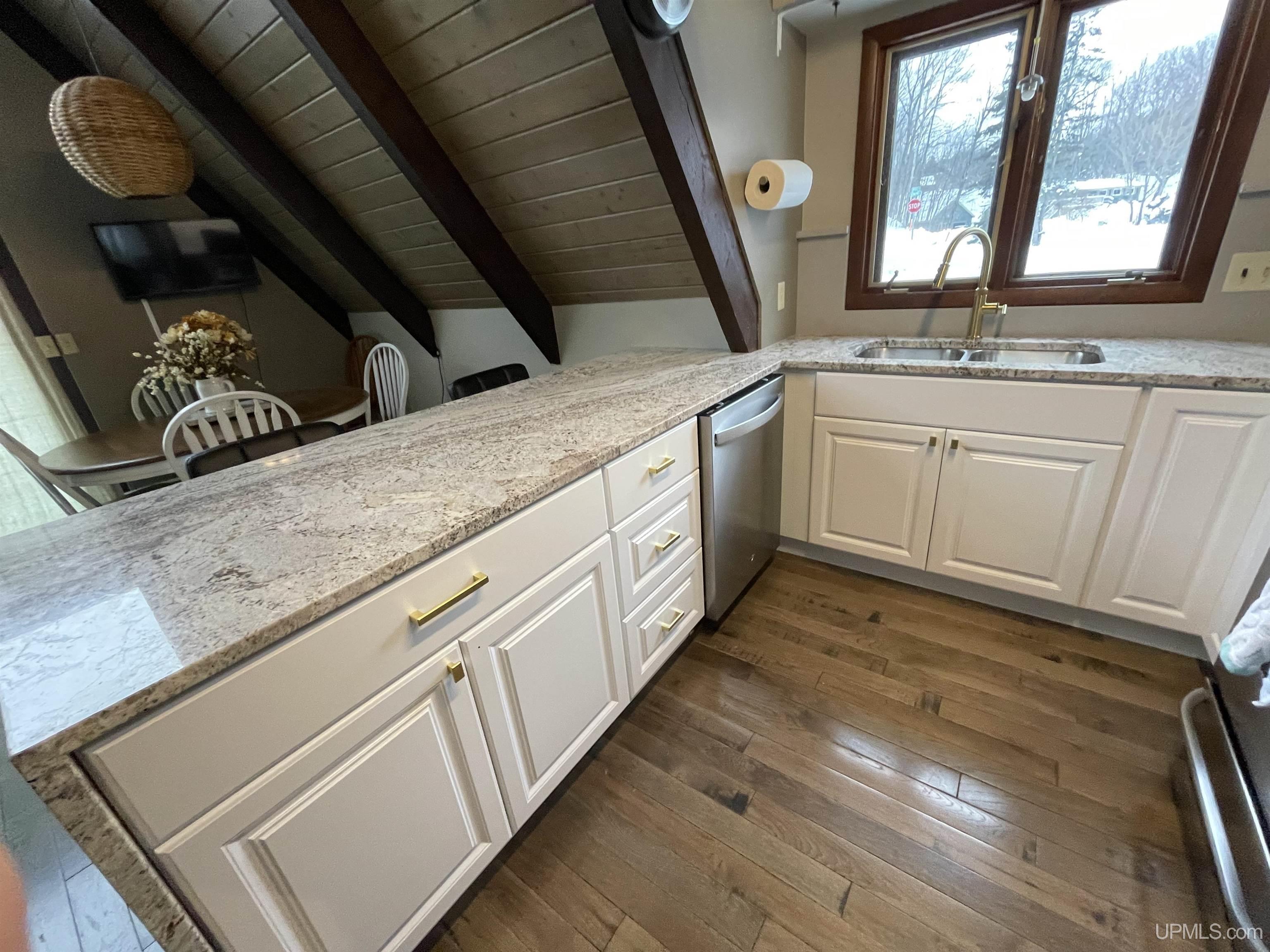 804 Lasalle Road Marquette, MI 49855 - Photo 16 of 61