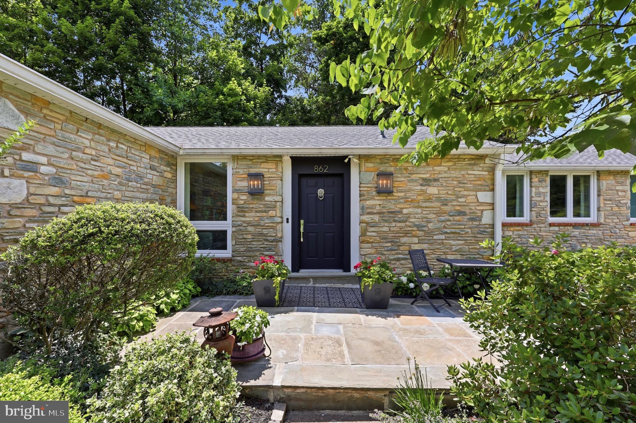 862 Winter Road Rydal, PA 19046 - Photo 3 of 28 Front Entry