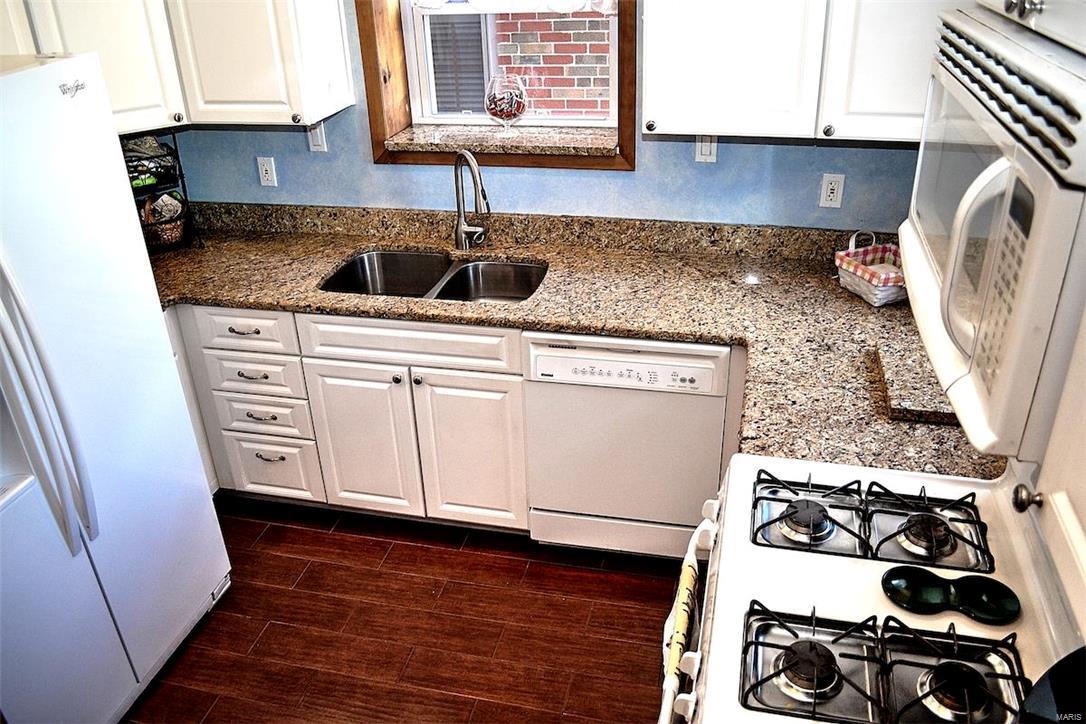 5639 Rosa Avenue St. Louis, MO 63109 - Photo 11 of 27 Gallery Image 11
