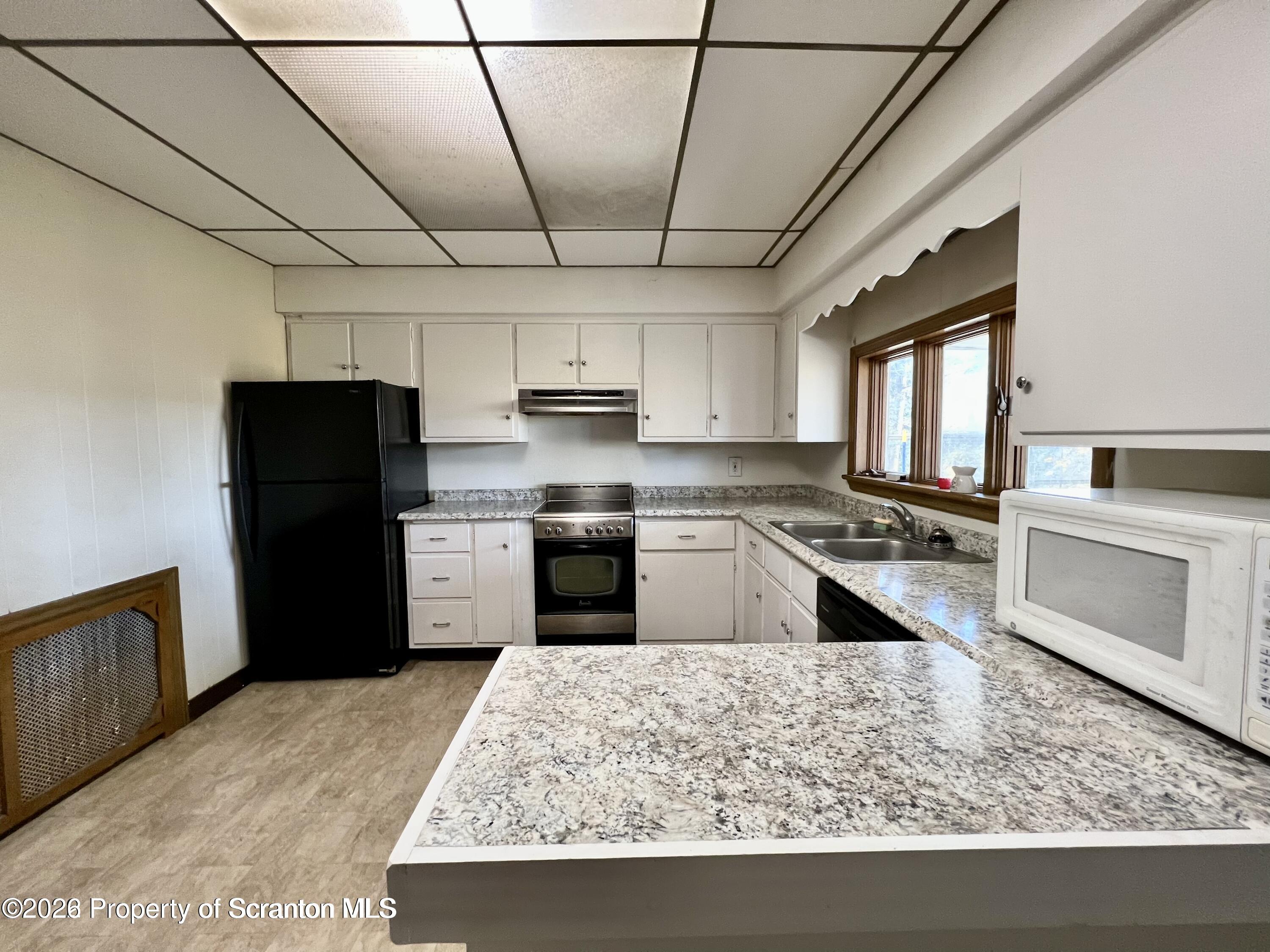 608 Taylor Scranton, PA 18510 - Photo 13 of 33 20221108143647255587000000-o