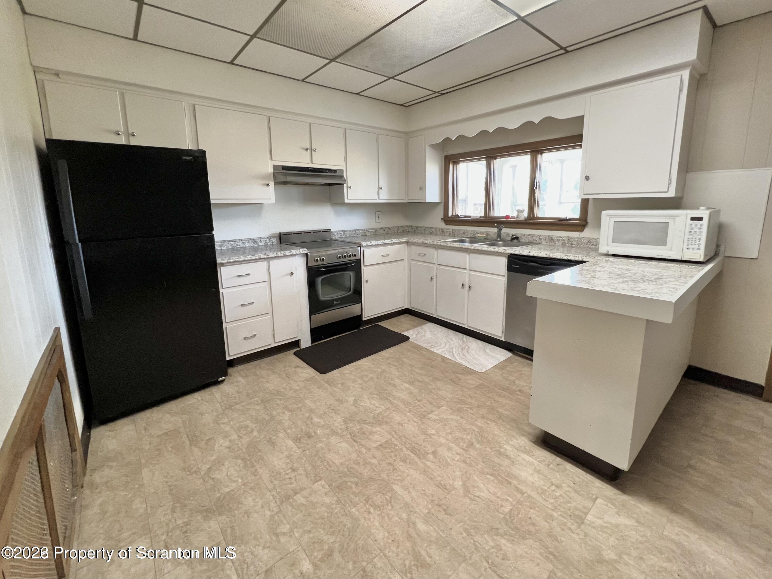 608 Taylor Scranton, PA 18510 - Photo 16 of 33 20221108143835199367000000-o