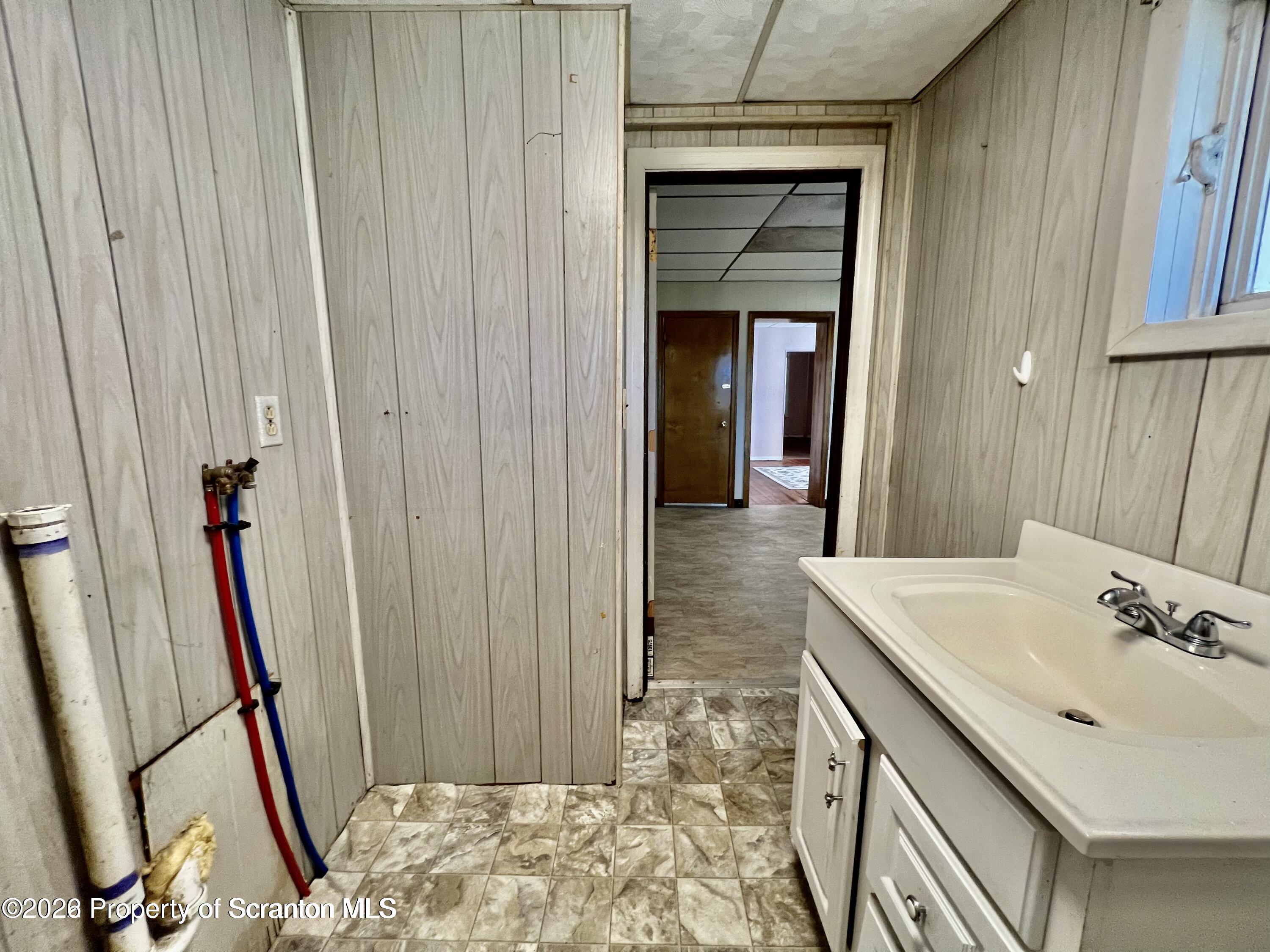 608 Taylor Scranton, PA 18510 - Photo 18 of 33 20221108143902000887000000-o