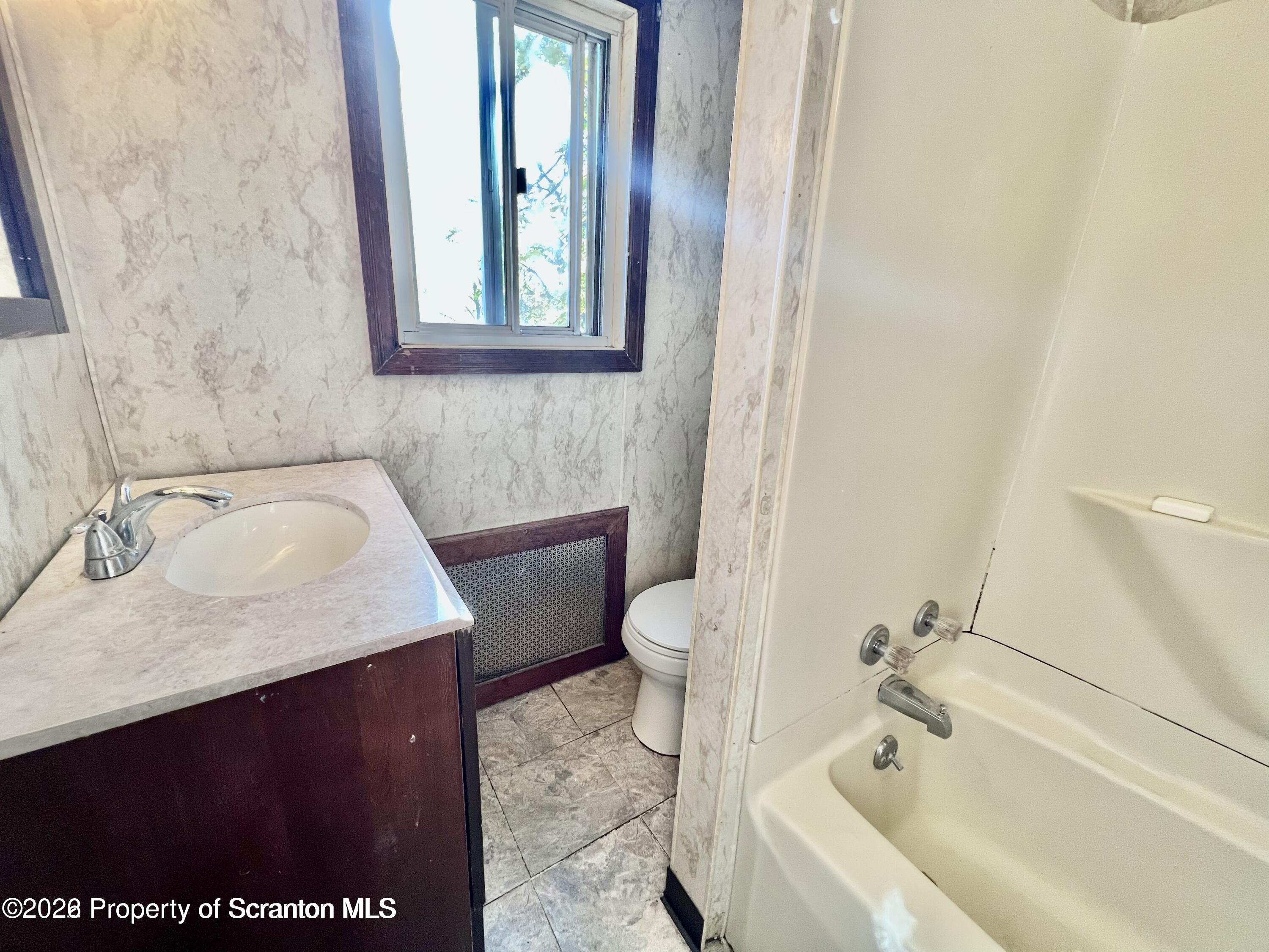 608 Taylor Scranton, PA 18510 - Photo 20 of 33 20221108144048664593000000-o