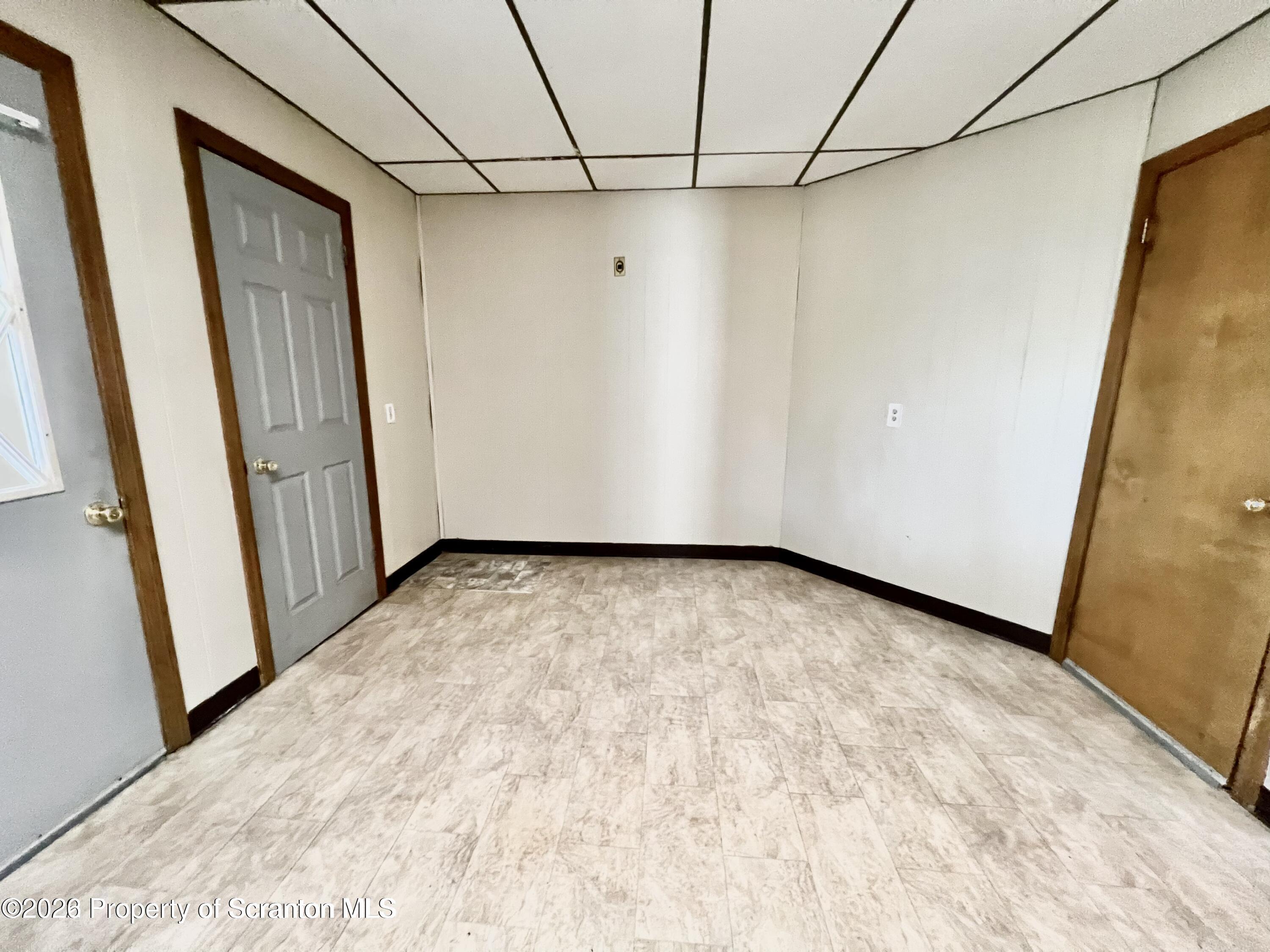 608 Taylor Scranton, PA 18510 - Photo 10 of 33 20221108143554103114000000-o