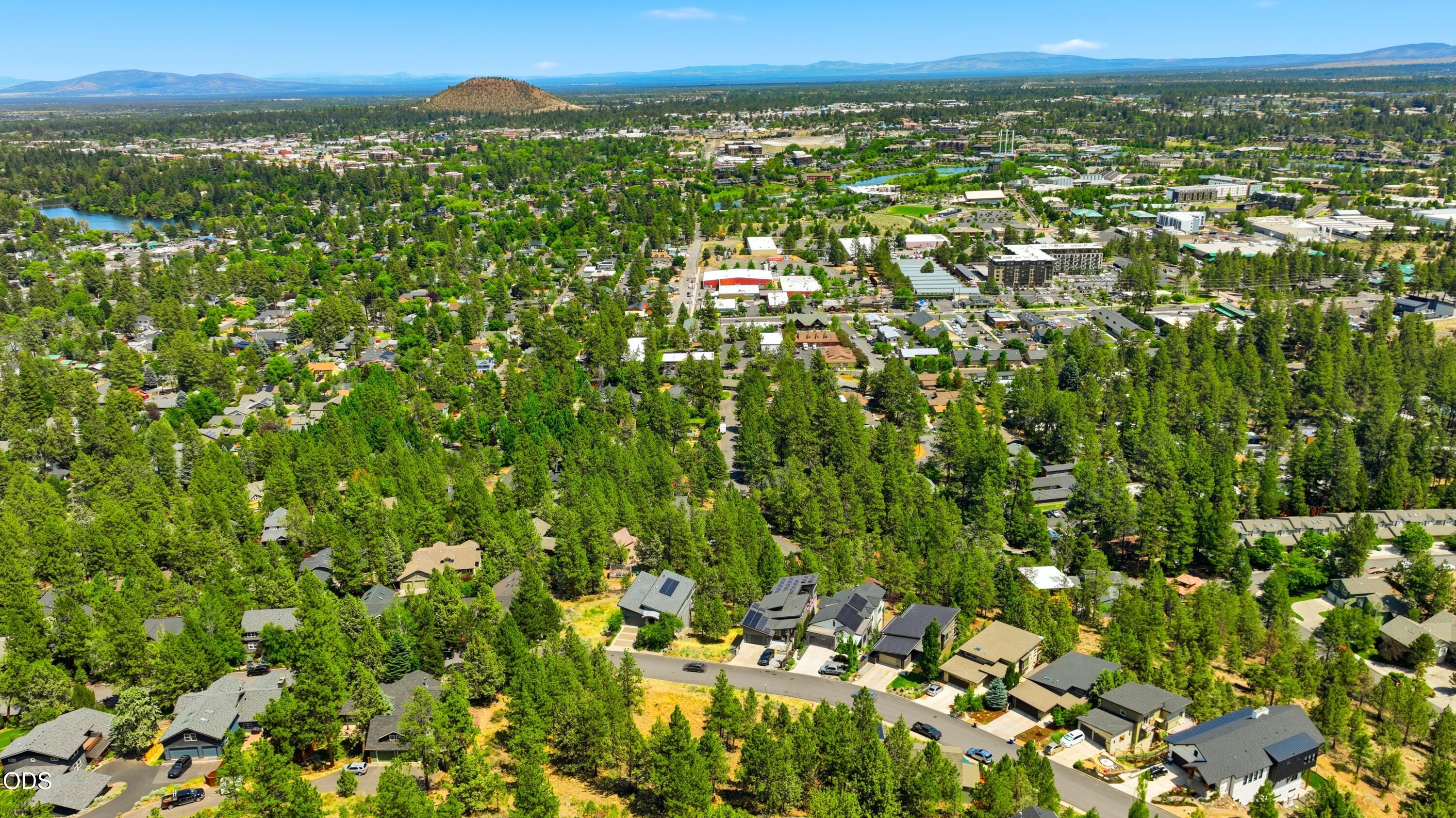 1738 Southwest Troon Avenue Bend, OR 97702 - Photo 23 of 38